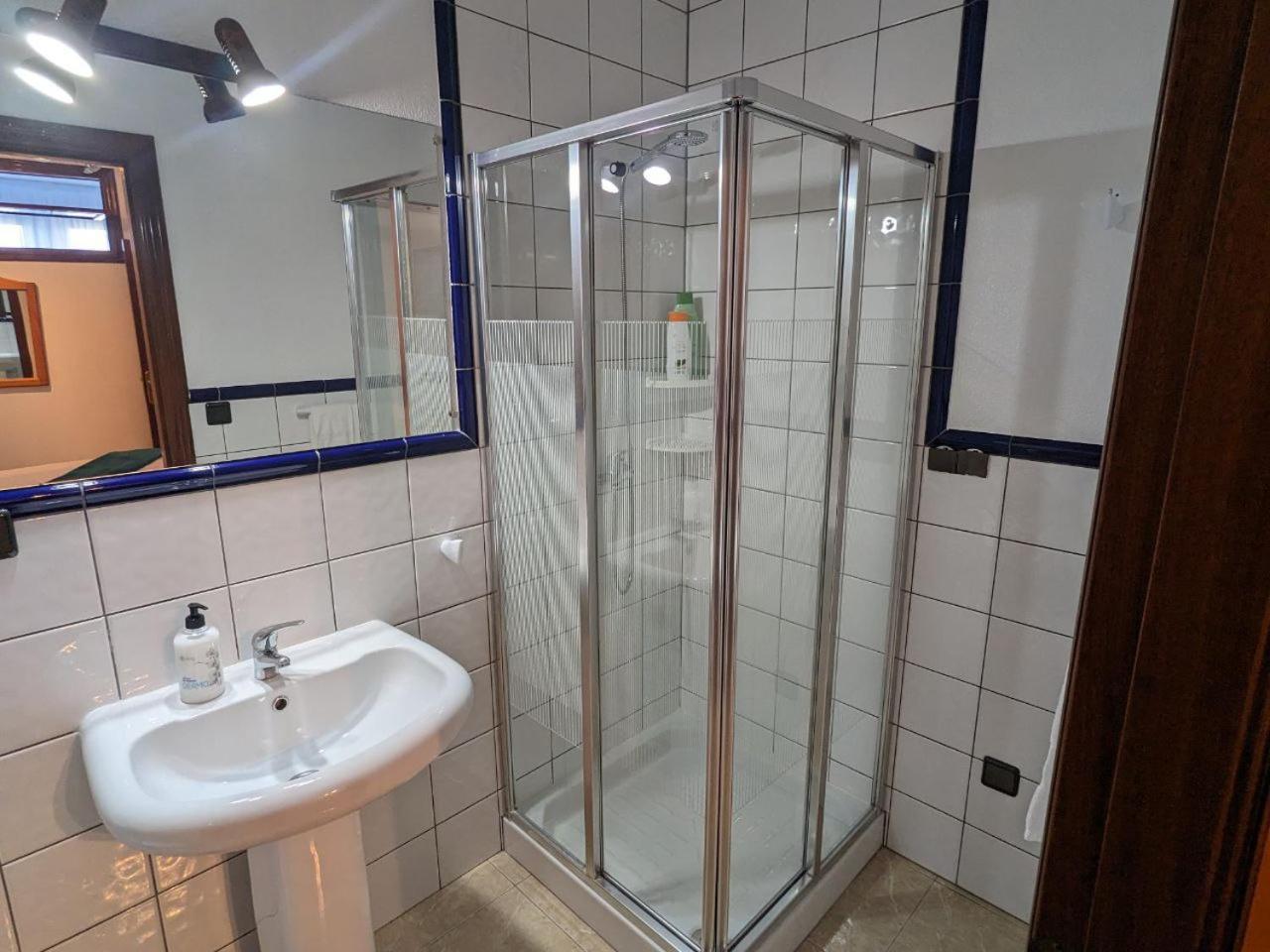 Vivienda Turistica Vacacional Maricarmen Arou Exterior foto